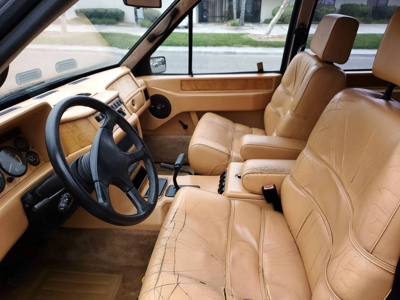 Illustration for article titled At $2,700, Could This 1995 Laforza Be "La Fabulous Deal?"